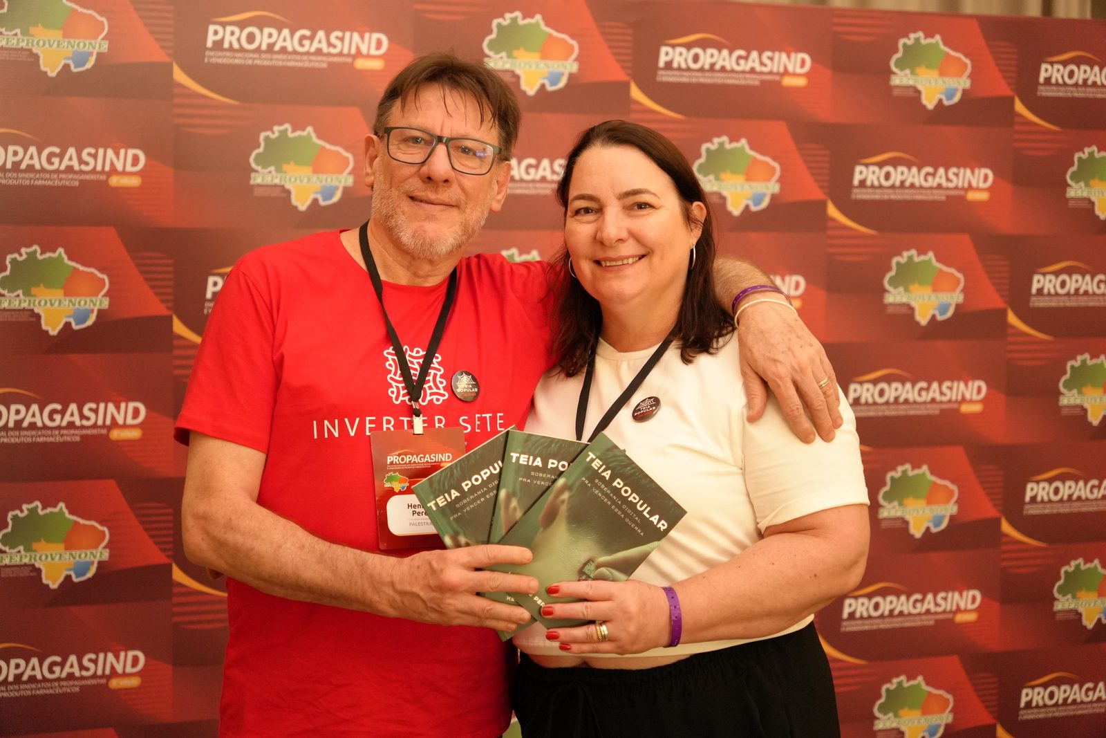 Henrique Pereira no backdrop do PropagaSind, em Natal