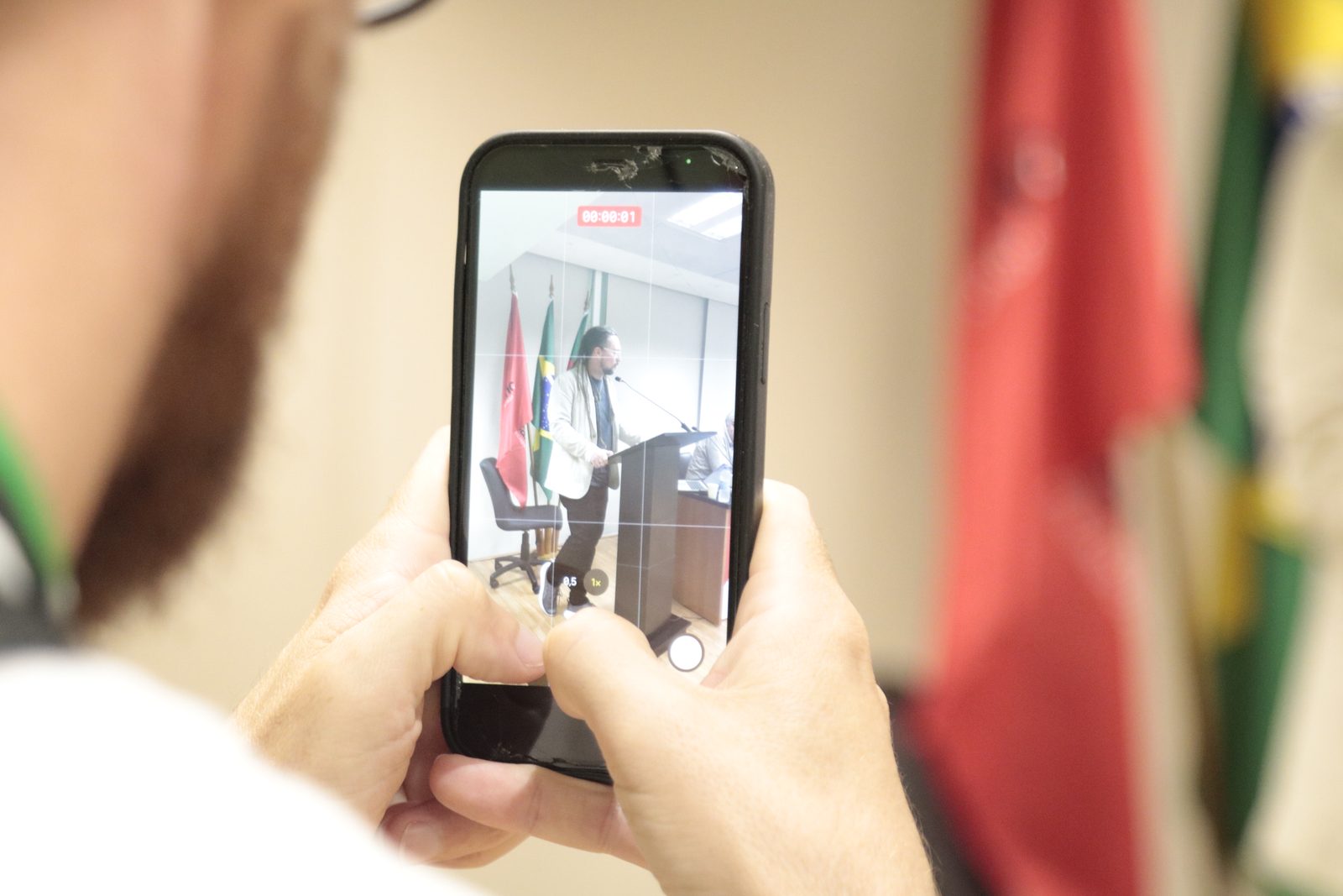 Público registra o debate em Porto Alegre
